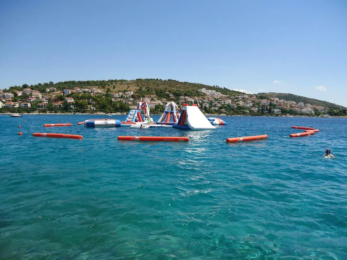 Apartment Tina Trogir 0*,