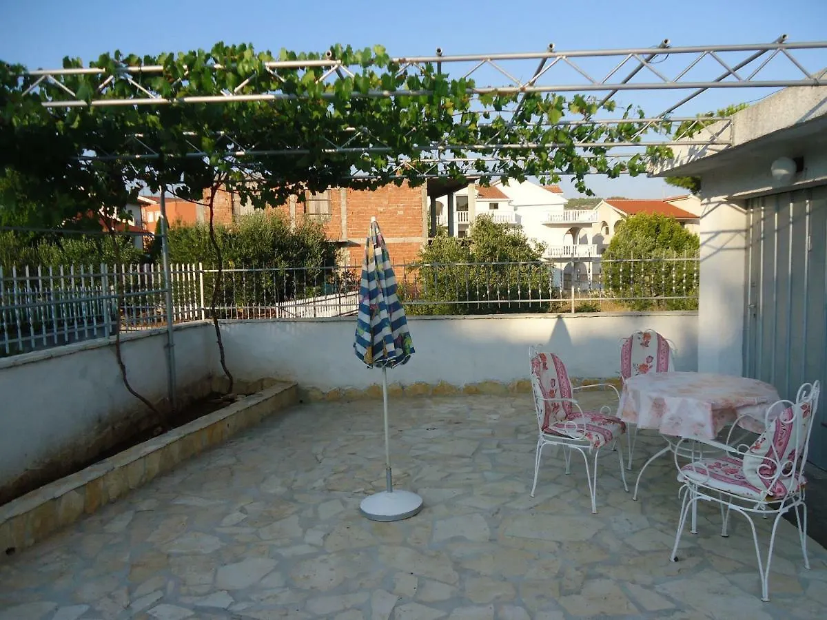 Apartment Tina Trogir 0*,